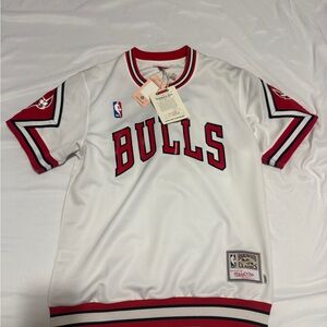 Mitchell & Ness Bulls Warm up SOLD OUT